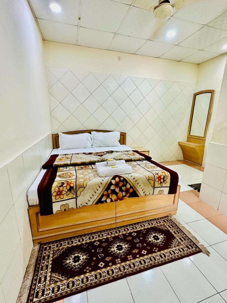Hotel Sheela, 100M From Taj Mahal Agra  Ngoại thất bức ảnh