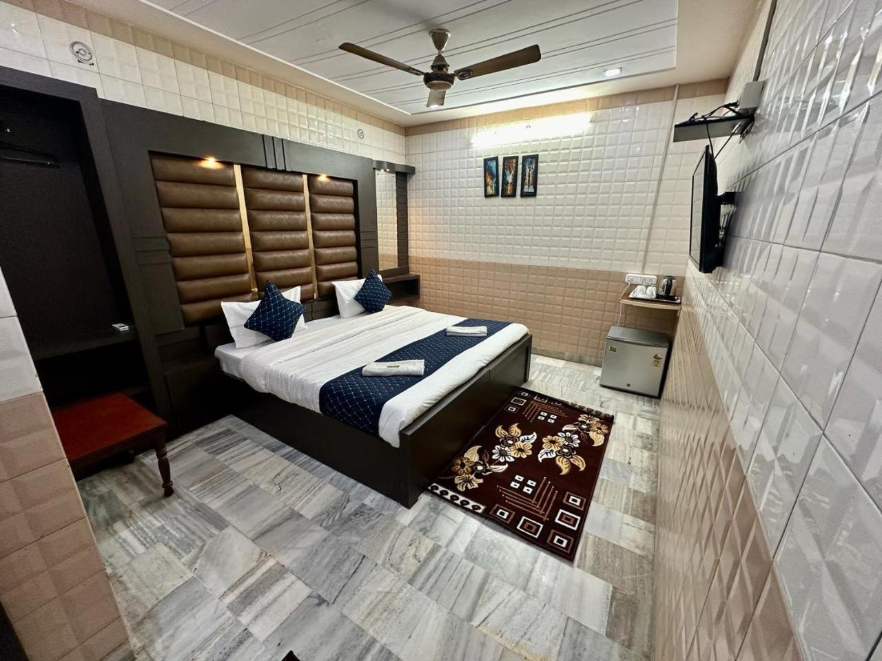 Hotel Sheela, 100M From Taj Mahal Agra  Ngoại thất bức ảnh