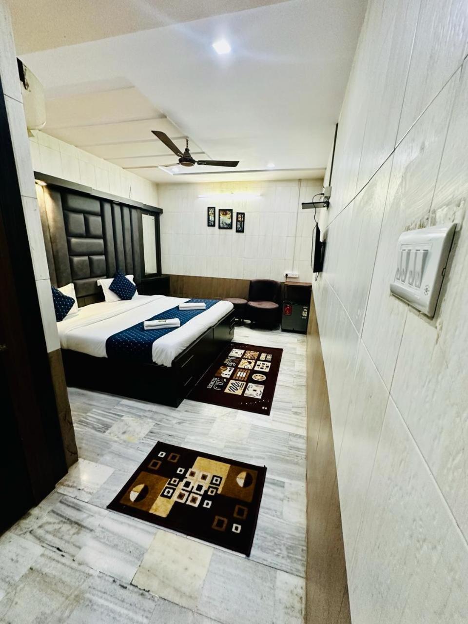 Hotel Sheela, 100M From Taj Mahal Agra  Ngoại thất bức ảnh