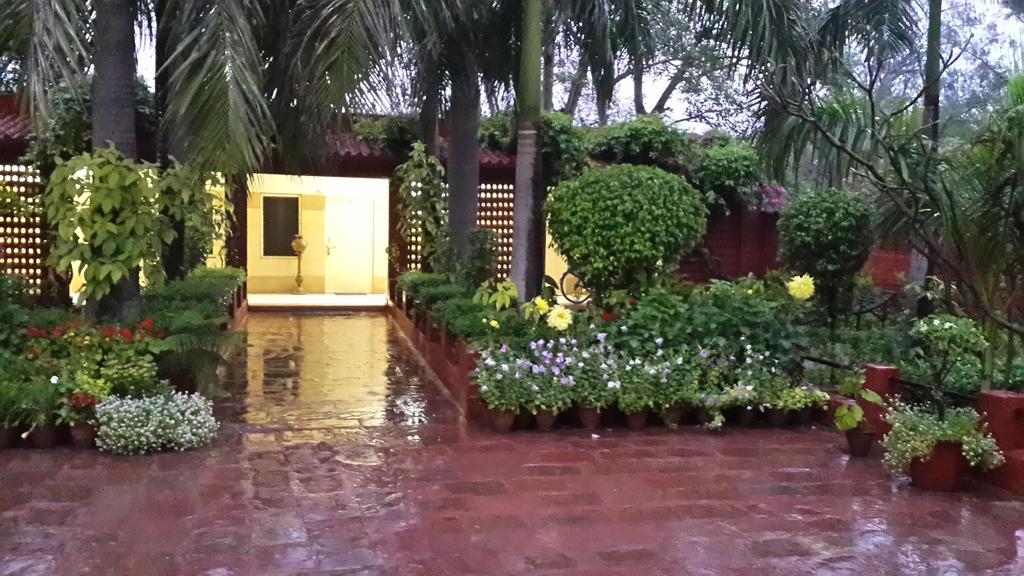 Hotel Sheela, 100M From Taj Mahal Agra  Ngoại thất bức ảnh