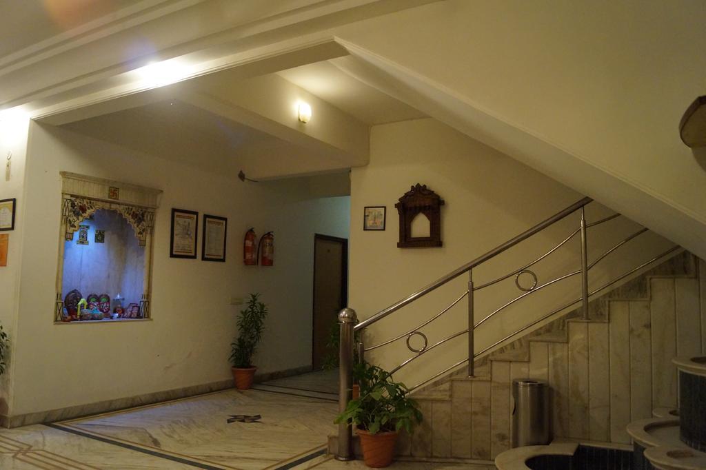 Hotel Sheela, 100M From Taj Mahal Agra  Ngoại thất bức ảnh