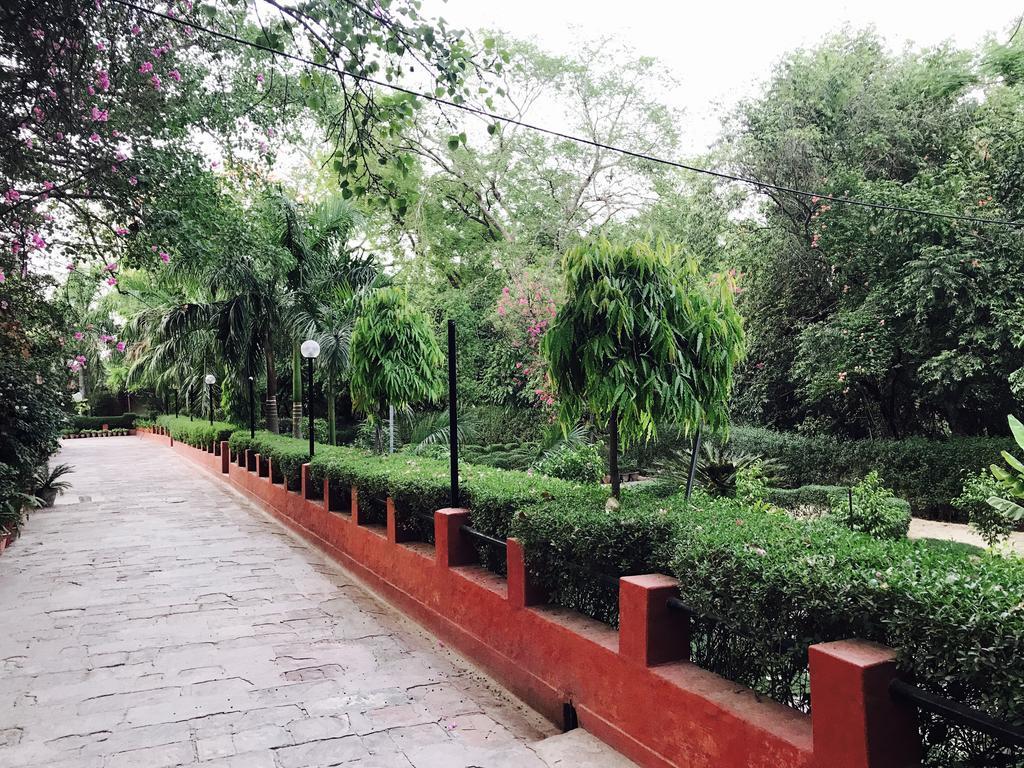 Hotel Sheela, 100M From Taj Mahal Agra  Ngoại thất bức ảnh