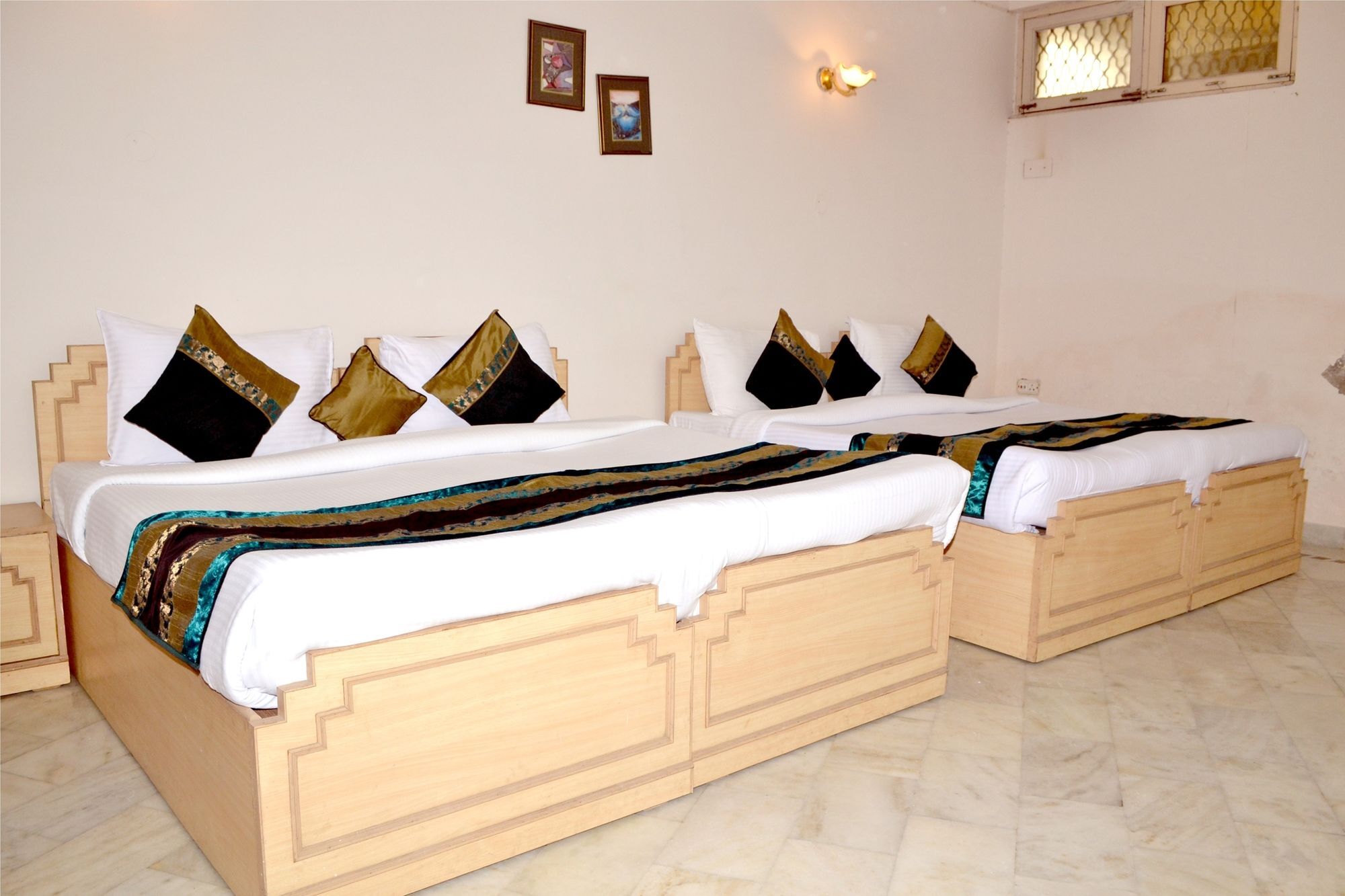 Hotel Sheela, 100M From Taj Mahal Agra  Ngoại thất bức ảnh