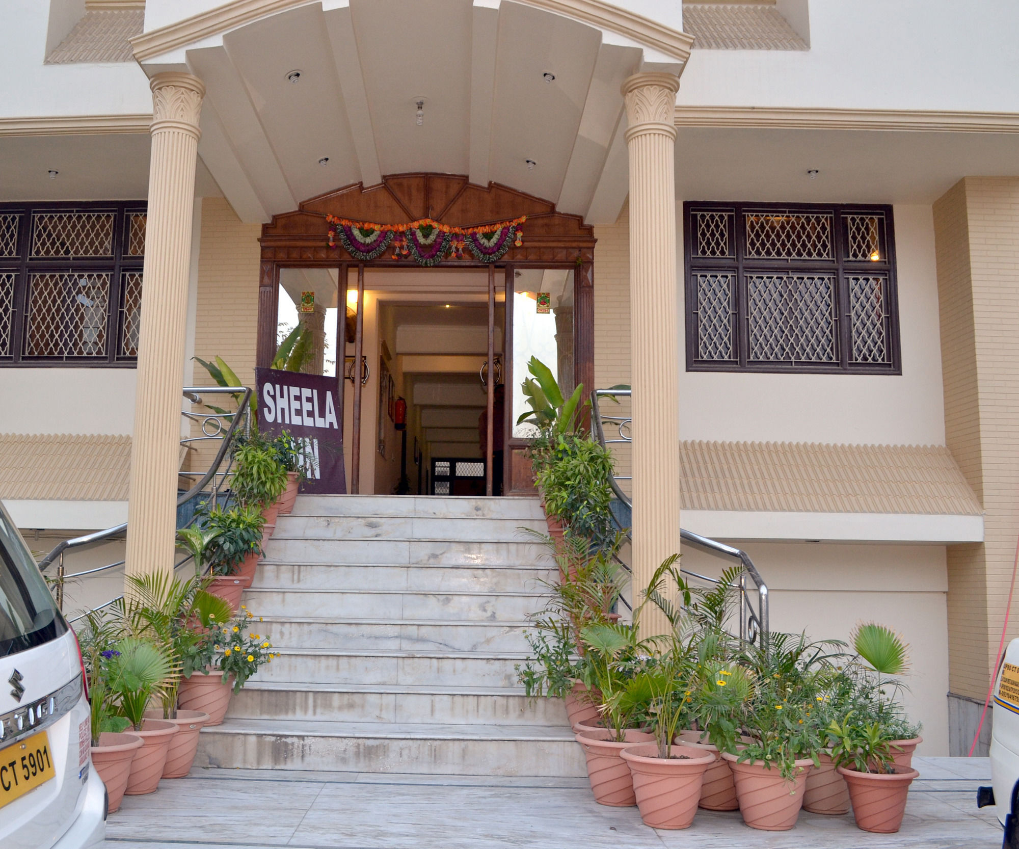Hotel Sheela, 100M From Taj Mahal Agra  Ngoại thất bức ảnh