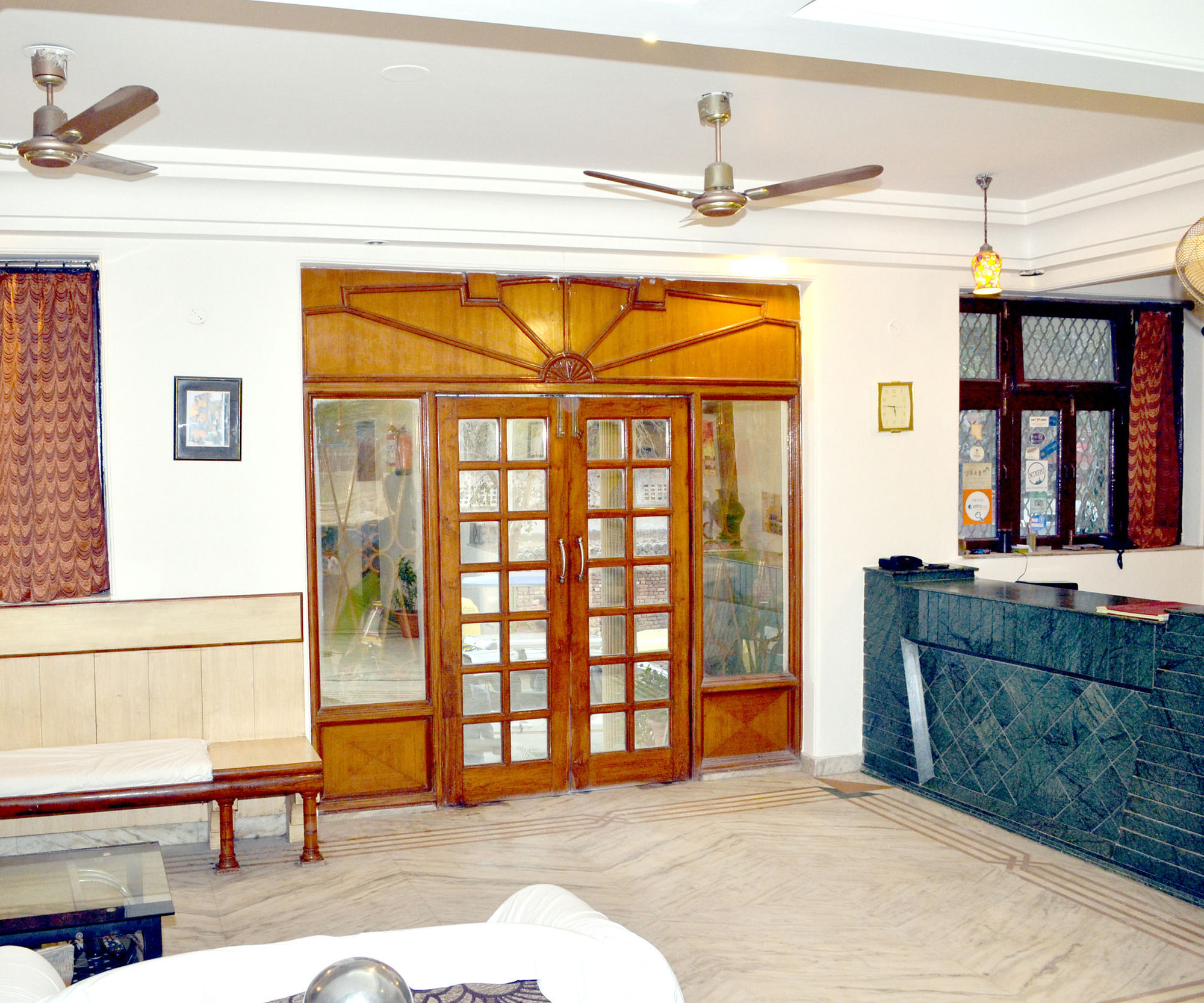 Hotel Sheela, 100M From Taj Mahal Agra  Ngoại thất bức ảnh